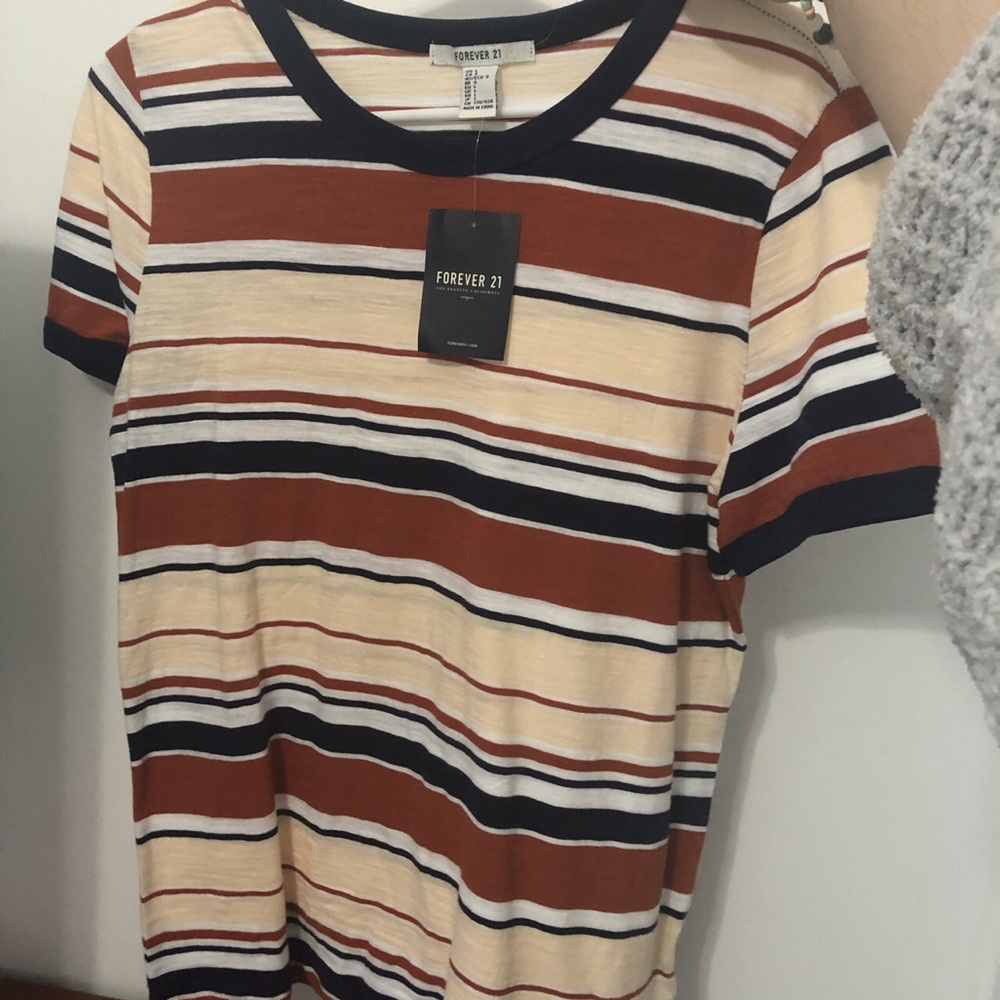 Forever 21 shirt Size: Large